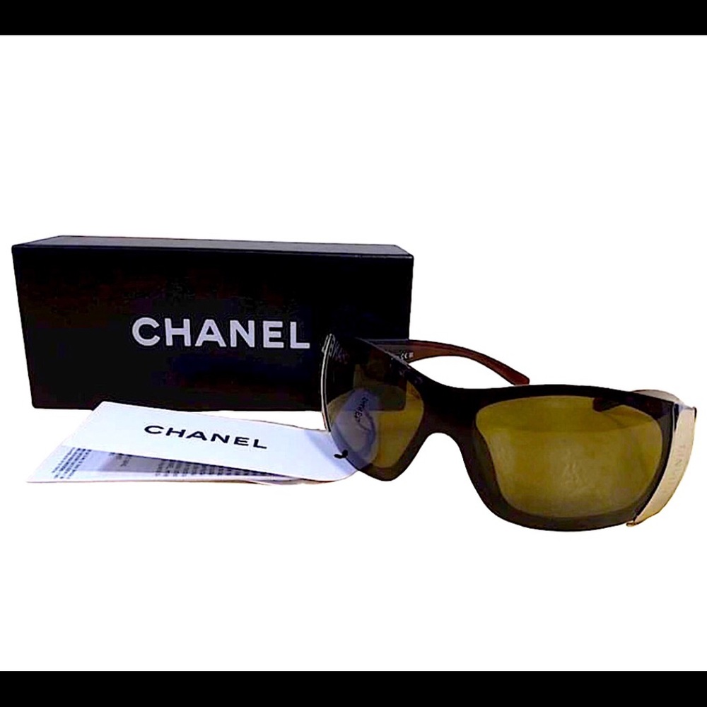CHANEL (Made In Italy) Sunglasses 6009 c.538/73, NWOT